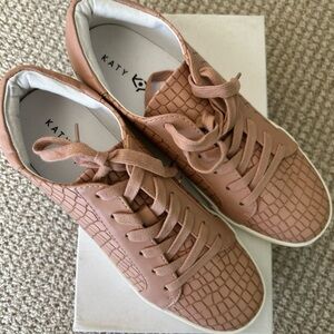 Katy Perry Collections Women's Tan Croc-Embossed Sneakers”The Rizzo”